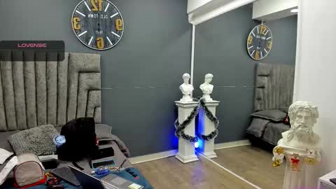 Snapshot of emilio_brandon chatting on 20, 12, 2025 Emilio online show from 20, 12, 2025