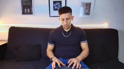 Snapshot of emiliocum_24 chatting on 17, 6, 2026 EMILIOCUM online show from 17, 6, 2026