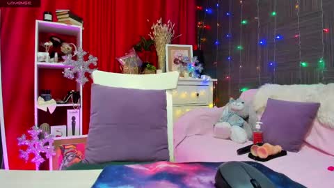 Snapshot of emiliyaqueen chatting on 8, 12, 2024 Emiliya online show from 8, 12, 2024