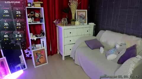 Snapshot of emiliyaqueen chatting on 4, 1, 2025 Emiliya online show from 4, 1, 2025