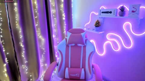 Snapshot of emiliyaqueen chatting on 23, 2, 2025 Emiliya online show from 23, 2, 2025