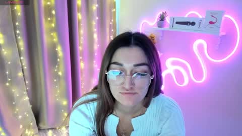 Snapshot of emiliyaqueen chatting on 12, 3, 2025 Emiliya online show from 12, 3, 2025