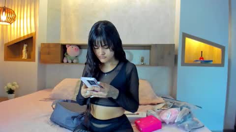 Snapshot of emilly_beaumontt chatting on 19, 2, 2026 Emily Beaumont. online show from 19, 2, 2026