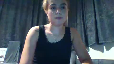 Snapshot of emilly_daniel chatting on 2, 2, 2025 Emilly and Daniel online show from 2, 2, 2025
