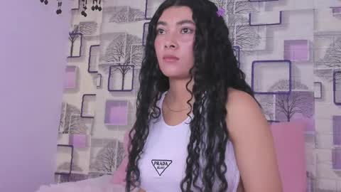 Snapshot of emilly_duque chatting on 12, 5, 2026 Emilly online show from 12, 5, 2026