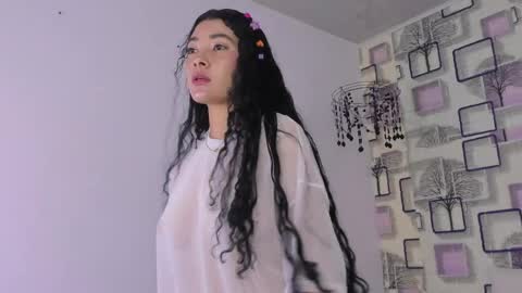 Snapshot of emilly_duque chatting on 29, 5, 2026 Emilly online show from 29, 5, 2026