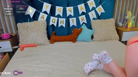 Snapshot of emilly_hart chatting on 3, 2, 2026 Emilly online show from 3, 2, 2026