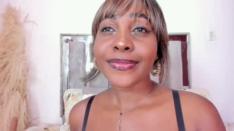 Emilly Roa online show from 2, 12, 2025