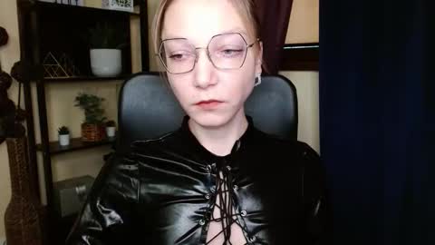 Emilly online show from 19, 2, 2026