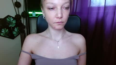 Emilly online show from 11, 4, 2026