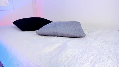 Snapshot of emillygonzalez chatting on 28, 12, 2024 .  . online show from 28, 12, 2024