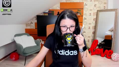 EmillyTaylor online show from 25, 2, 2025