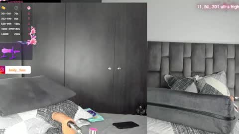 Snapshot of emily___fox chatting on 1, 7, 2026 Emily online show from 1, 7, 2026