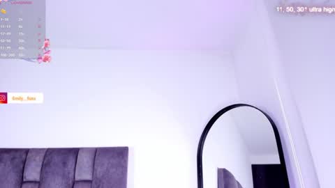 Snapshot of emily___fox chatting on 9, 7, 2026 Emily online show from 9, 7, 2026