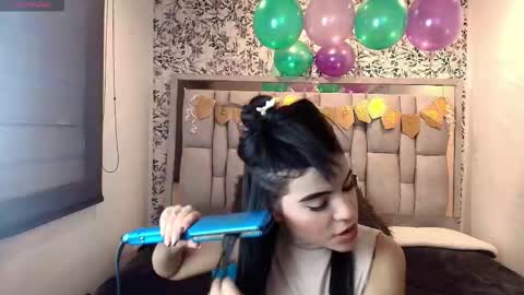 Snapshot of emily__cute__ chatting on 21, 2, 2026 EMILY CUTE online show from 21, 2, 2026