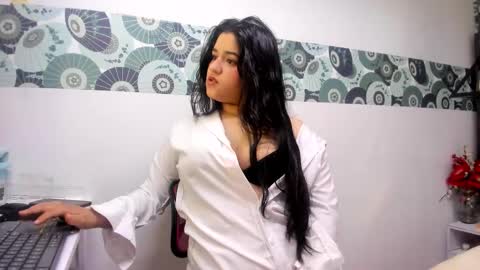 EMILY FOX online show from 30, 9, 2025