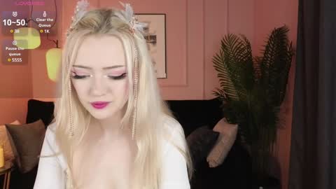 Emily online show from 25, 12, 2024