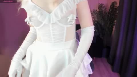 Emily online show from 28, 2, 2025