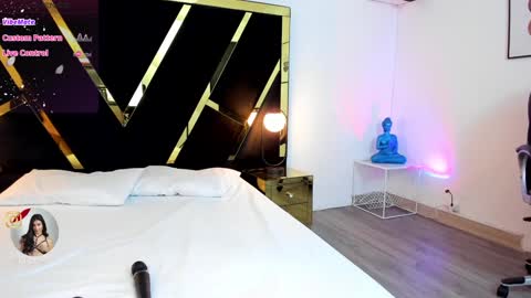 emily_bae online show from 10, 1, 2025