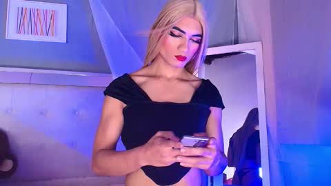 emily_castillo1_ online show from 9, 2, 2026