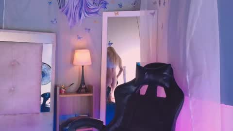 emily_castillo1_ online show from 1, 4, 2026