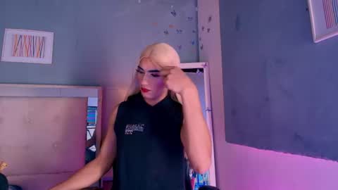 emily_castillo1_ online show from 6, 7, 2026