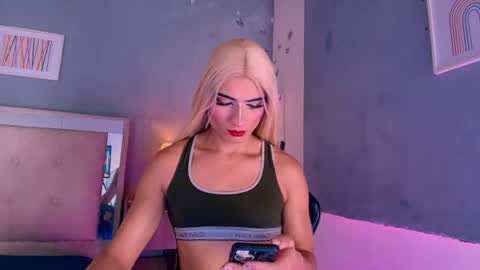 emily_castillo1_ online show from 8, 7, 2026