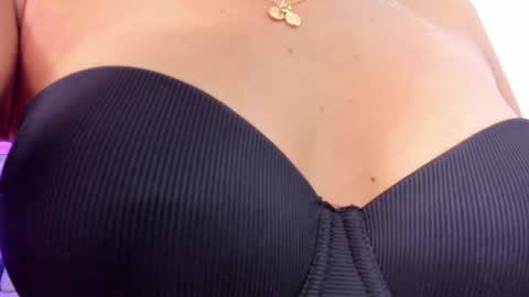 Snapshot of emily_ellen chatting on 30, 12, 2024 Emily online show from 30, 12, 2024