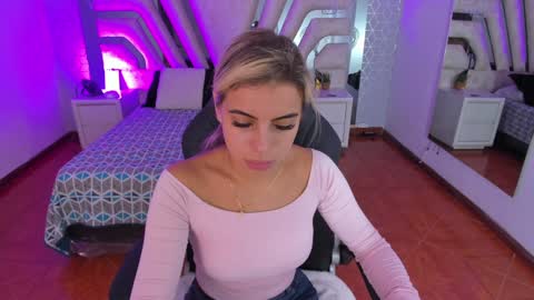 Snapshot of emily_ellen chatting on 30, 1, 2025 Emily online show from 30, 1, 2025
