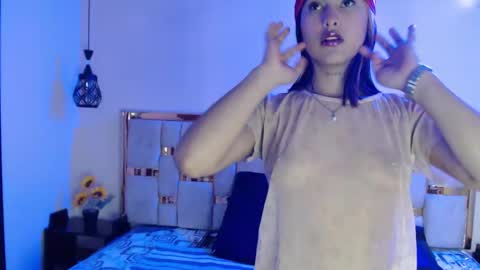 Snapshot of emily_fox_3 chatting on 31, 1, 2025 emily fox 3 online show from 31, 1, 2025