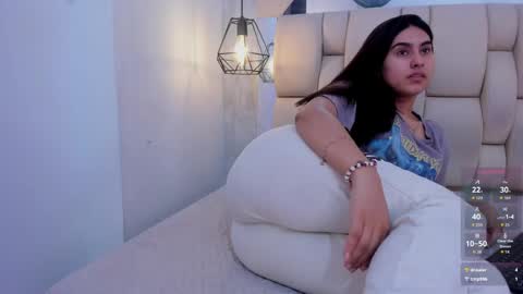Snapshot of emily_fox_3 chatting on 29, 4, 2026 emily fox 3 online show from 29, 4, 2026