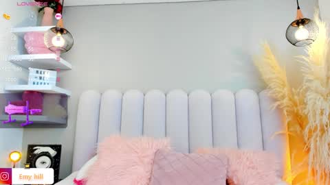 EMILY   Monday 5-2 am From Tuesday to Friday5-1 am Colombia time online show from 17, 1, 2025