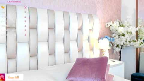 EMILY   Monday 5-2 am From Tuesday to Friday5-1 am Colombia time online show from 6, 2, 2025