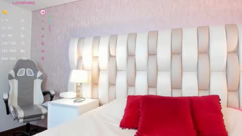 EMILY   Monday 5-2 am From Tuesday to Friday5-1 am Colombia time online show from 19, 2, 2025