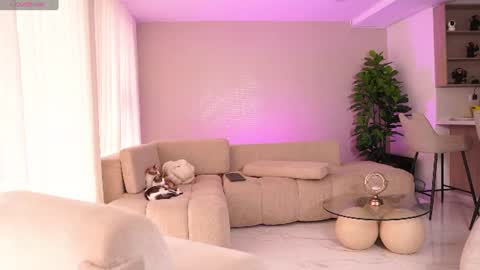 independet model online show from 19, 7, 2026