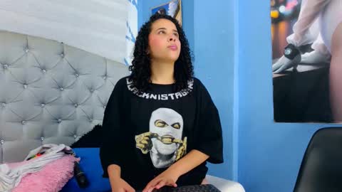 Snapshot of emily_jhons2 chatting on 12, 9, 2025 Emily jhon online show from 12, 9, 2025