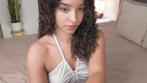 Snapshot of emily_johnson1 chatting on 30, 12, 2024 Juliana online show from 30, 12, 2024