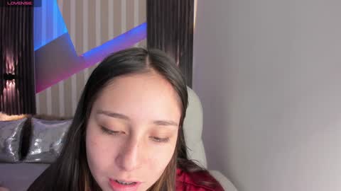 Snapshot of emily_layton chatting on 25, 1, 2025 Emily online show from 25, 1, 2025