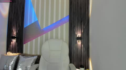Snapshot of emily_layton chatting on 29, 1, 2025 Emily online show from 29, 1, 2025