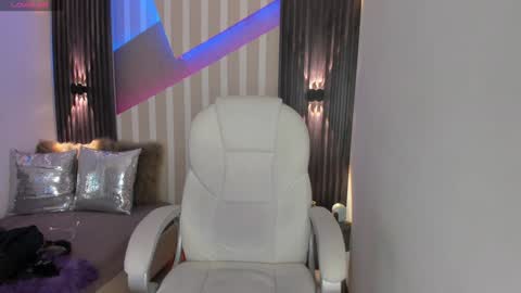 Snapshot of emily_layton chatting on 3, 2, 2025 Emily online show from 3, 2, 2025