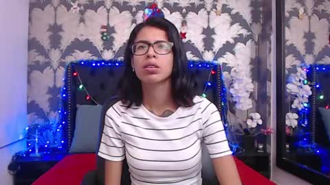 Snapshot of emily_loperaa chatting on 31, 12, 2024 Emily online show from 31, 12, 2024