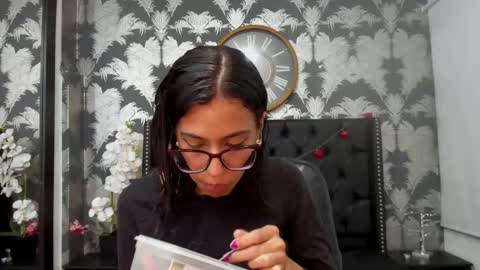 Snapshot of emily_loperaa chatting on 19, 2, 2025 Emily online show from 19, 2, 2025