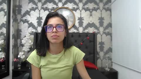 Snapshot of emily_loperaa chatting on 5, 3, 2025 Emily online show from 5, 3, 2025