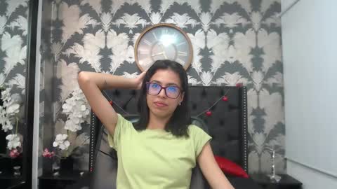 Snapshot of emily_loperaa chatting on 9, 3, 2025 Emily online show from 9, 3, 2025