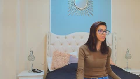 Snapshot of emily_loperaa chatting on 14, 9, 2025 Emily online show from 14, 9, 2025