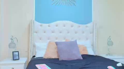 Snapshot of emily_loperaa chatting on 24, 9, 2025 Emily online show from 24, 9, 2025