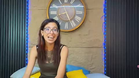 Snapshot of emily_loperaa chatting on 18, 6, 2026 Emily online show from 18, 6, 2026