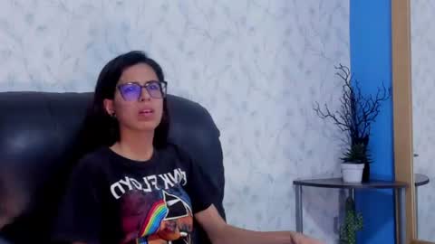 Snapshot of emily_loperaa chatting on 8, 7, 2026 Emily online show from 8, 7, 2026