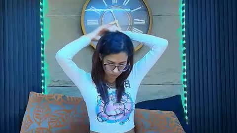 Snapshot of emily_loperaa chatting on 10, 7, 2026 Emily online show from 10, 7, 2026