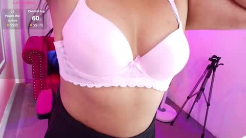 Snapshot of emily_milleers chatting on 18, 2, 2026 EMILY. online show from 18, 2, 2026